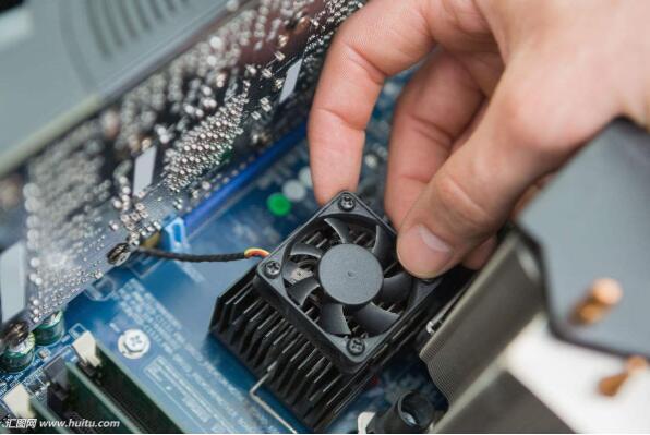 芝柏手表保养地址（关于芝柏手表表蒙破裂的问题）