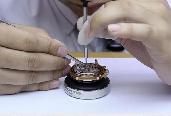 芝柏手表的发条断了维修要多少钱（芝柏手表走停的原因）