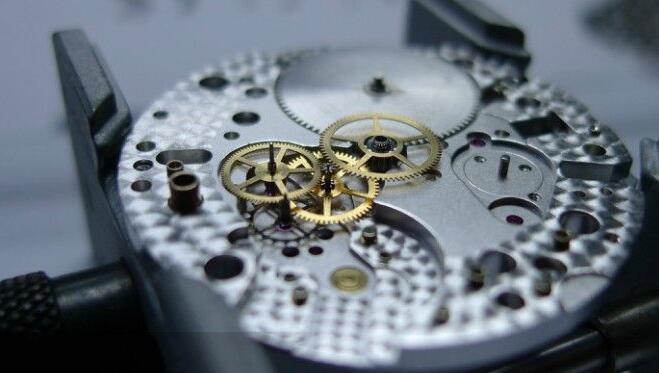 芝柏手表保养一下要多少钱（芝柏手表为什么会出现走时不准）