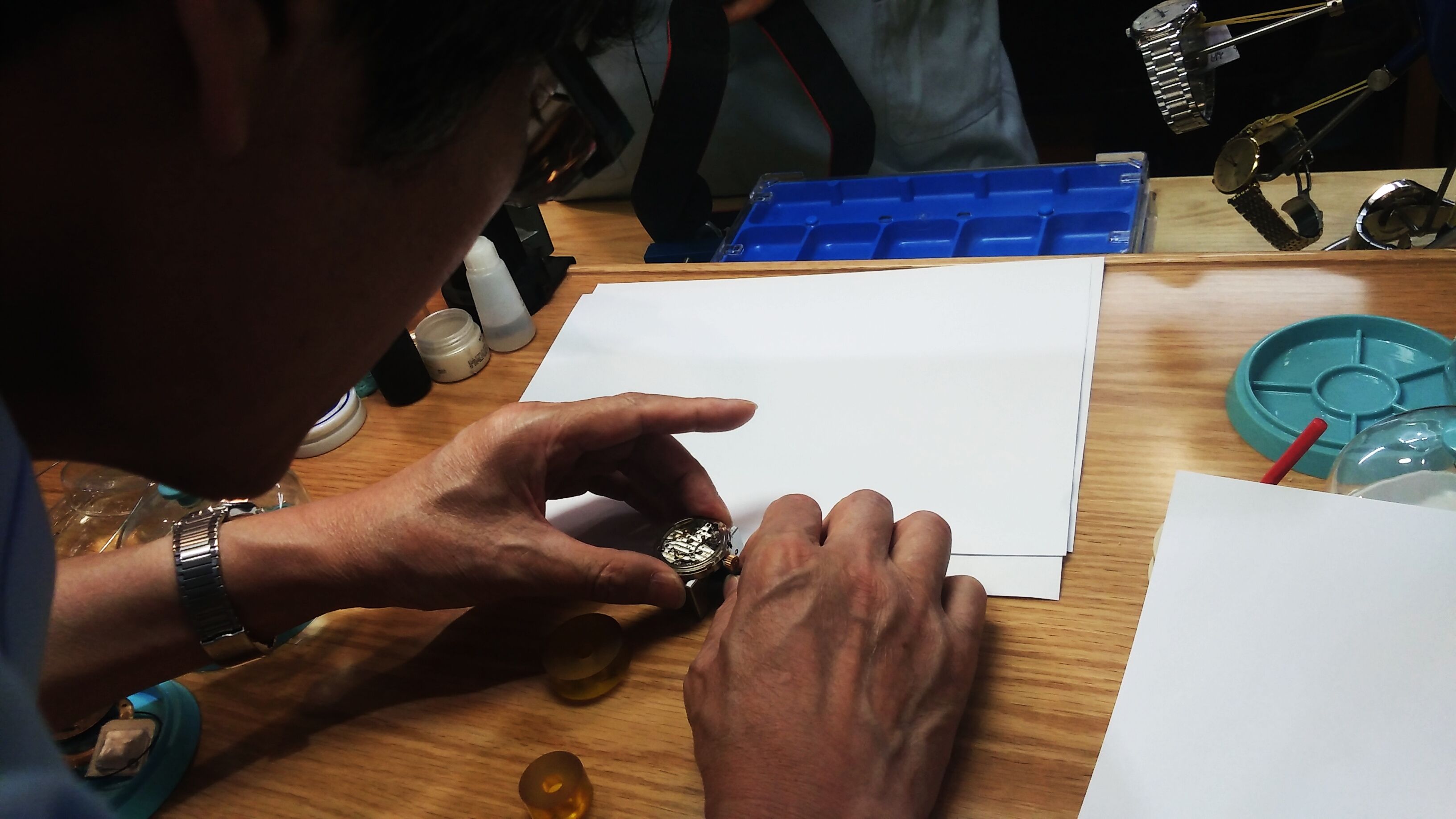 芝柏维修服务（解决芝柏手表表针脱落的方法）