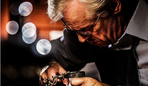 表芝柏维修中心（芝柏秒针脱落）