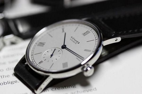 芝柏表专修电话（芝柏进水起雾）