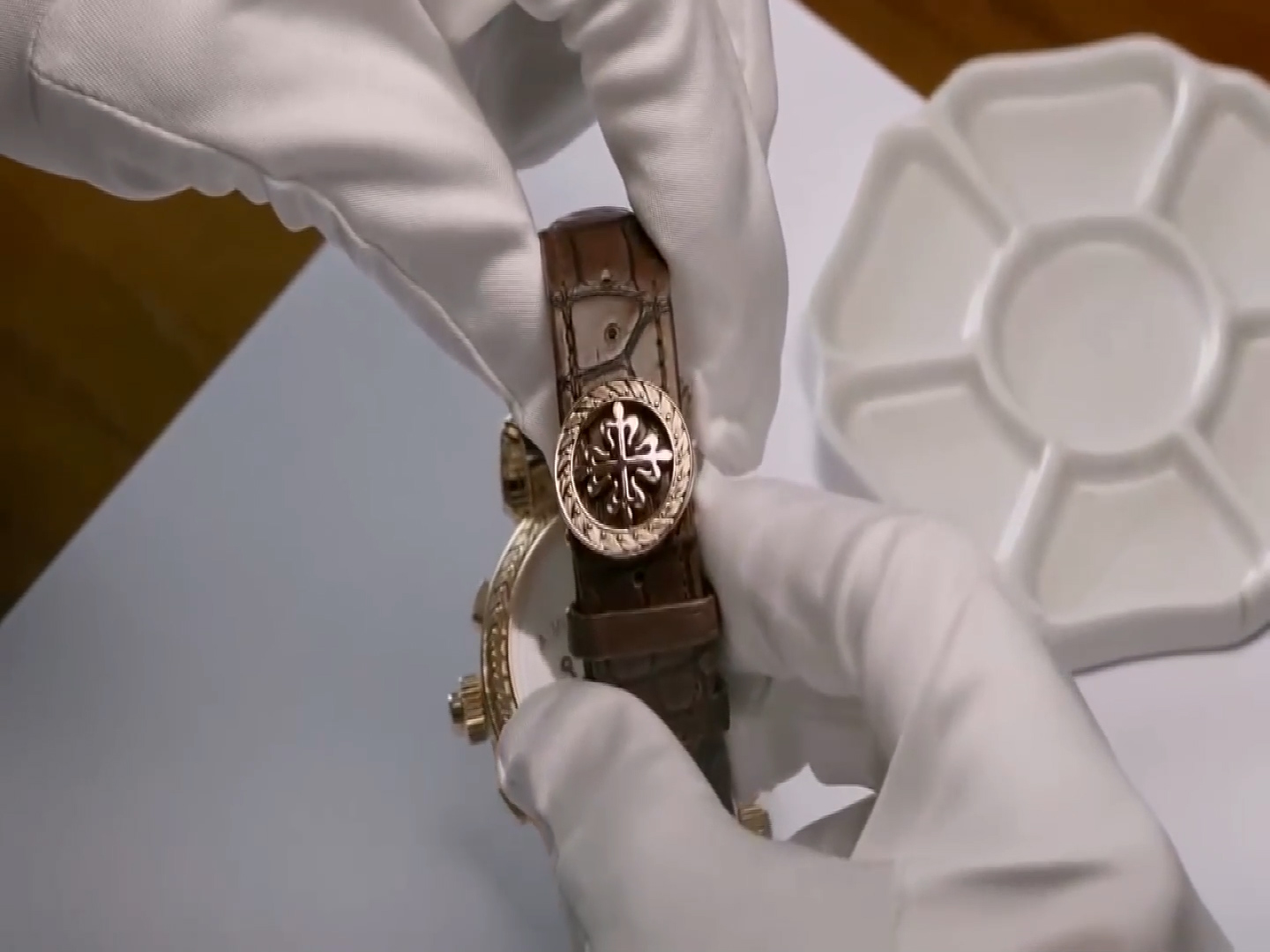 芝柏保养一次大概要多少钱（芝柏更换表镜）