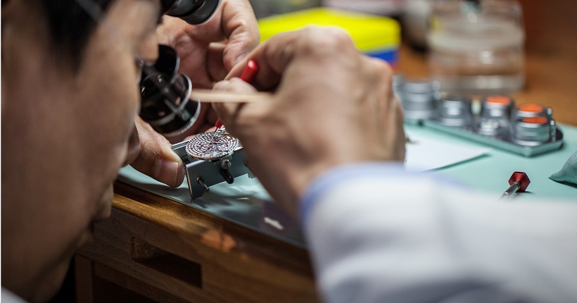 芝柏手表维修（芝柏更换发条）