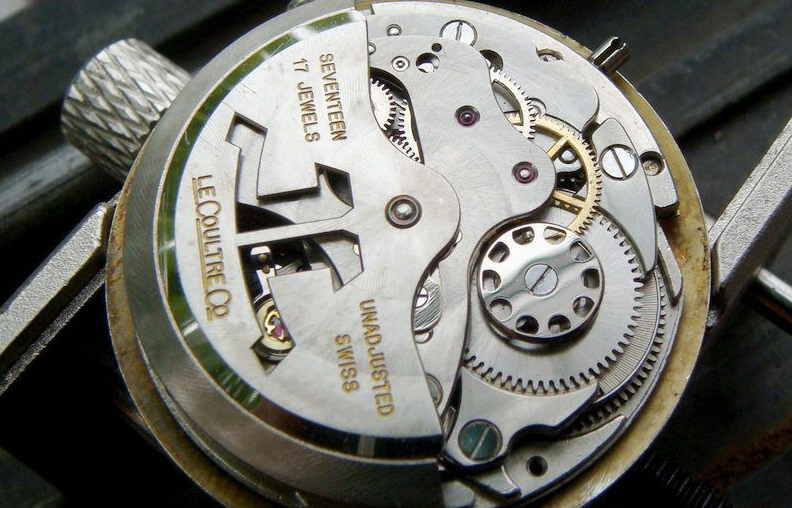 芝柏手表维修服务中心（芝柏手表遭受意外撞击）