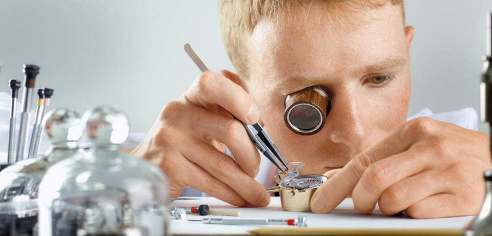 芝柏手表维修点查询（芝柏表后盖进灰）